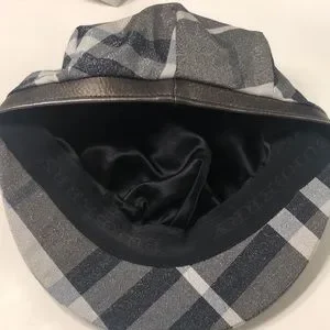 Cute size Medium Burberry hat 69DF606E-0604-4CD0-A219-  main image 4